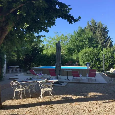 Chez Les Brocs Couette-café 3*