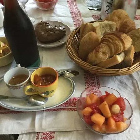 ベッド・アンド・ブレックファスト Chez Les Brocs 3*